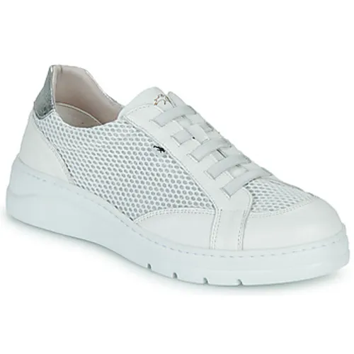 Fluchos  POMPAS  women's Shoes (Trainers) in White