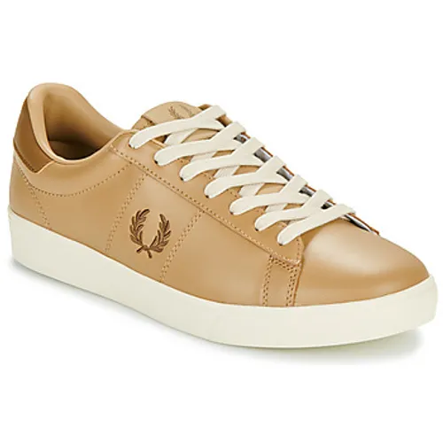Fred Perry  B4334 Spencer Leather  men's Shoes (Trainers) in Brown