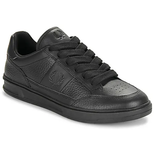 Fred Perry  B440 TEXTURED Leather  men's Shoes (Trainers) in Black
