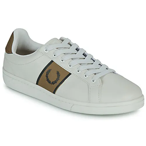 Fred Perry  B721 LEATHER  men's Shoes (Trainers) in Beige