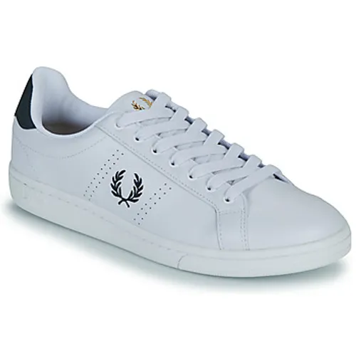 Fred Perry  B721 LEATHER  men's Shoes (Trainers) in White