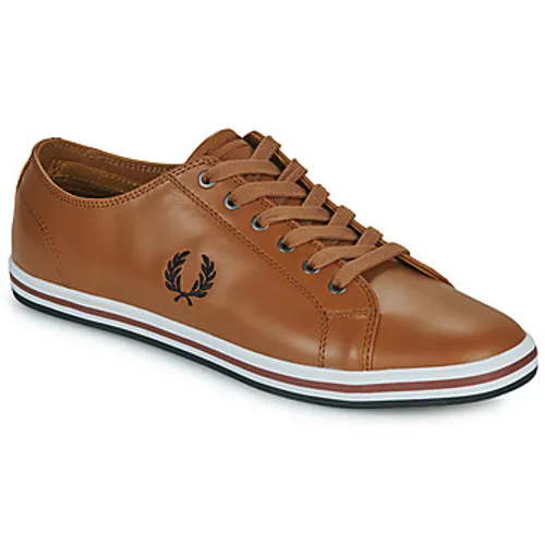Fred Perry  KINGSTON LEATHER  men's Shoes (Trainers) in Brown