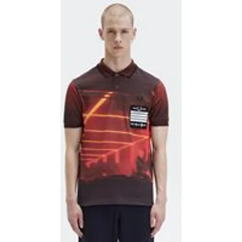 Fred Perry Men's Graphic Print Fred Perry Shirt in Stadium Red