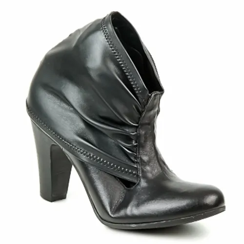 Fru.it  CAJAMAR  women's Low Ankle Boots in Black