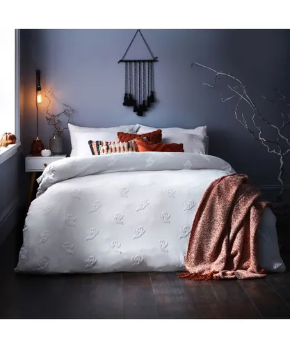 furn. The Linen Yard Ghost Tufted Halloween Duvet Cover Set - White Cotton - Size Super King