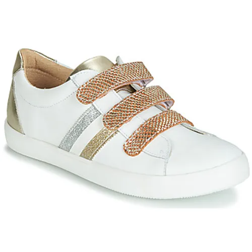 GBB  MADO  girls's Children's Shoes (Trainers) in White