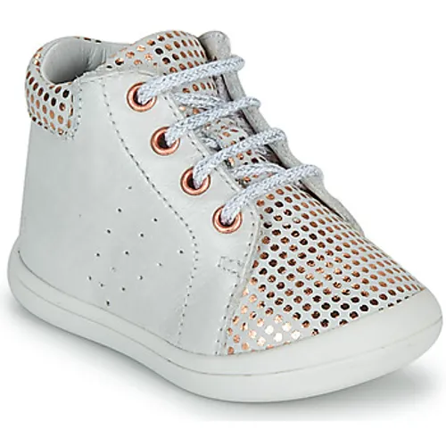 GBB  NAHIA  girls's Children's Shoes (High-top Trainers) in White