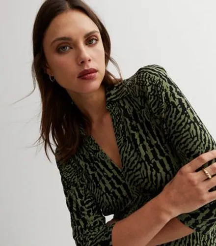 Green Animal Print Jersey Collared Midi Dress New Look