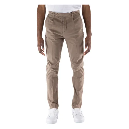 Guess , Chinos ,Brown male, Sizes: