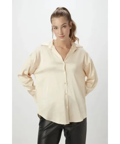 Gusto Womens Relaxed Fit Satin Shirt in Cream