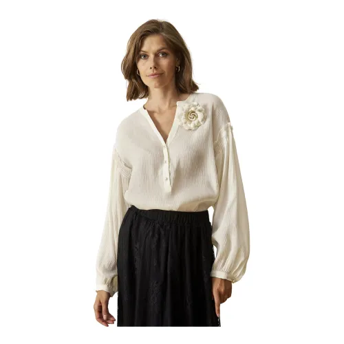 IN Front , Feminine Blouse with Puffed Sleeves ,White female, Sizes: