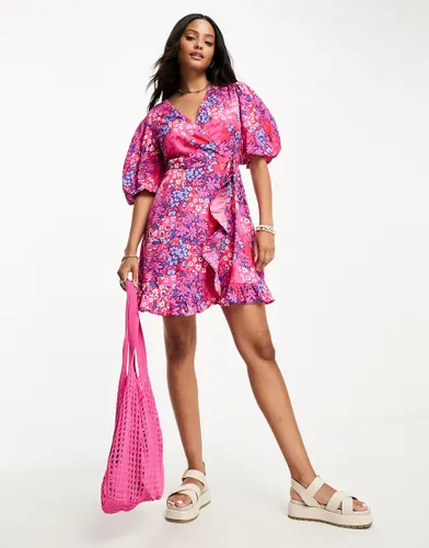 Influence wrap front mini dress in pink and blue floral print-Red