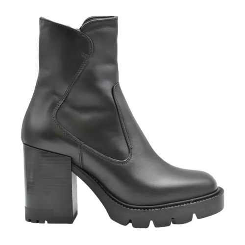 Janet & Janet , Heeled Boots ,Black female, Sizes: