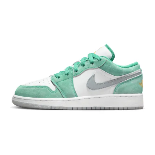 Jordan , New Emerald Low SE Sneakers ,Green female, Sizes: