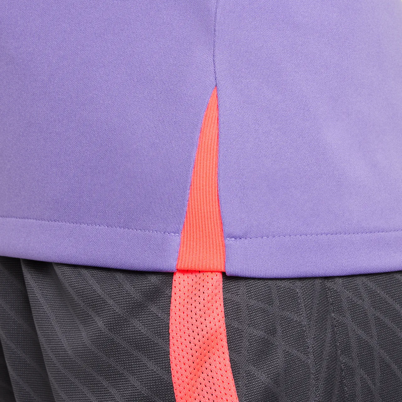 Liverpool F.C. Strike Third Older Kids' Nike Dri-FIT Football Short-Sleeve Top - Purple - Polyester