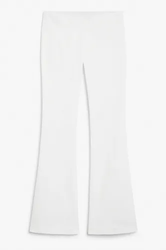 Low waist tight fit flared stretchy trousers - White