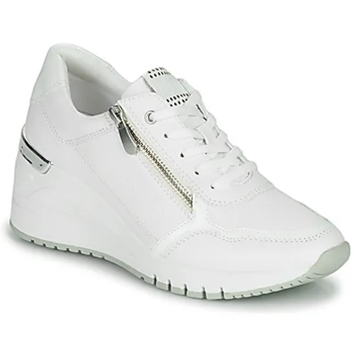 Marco Tozzi  JULLIA  women's Shoes (Trainers) in White