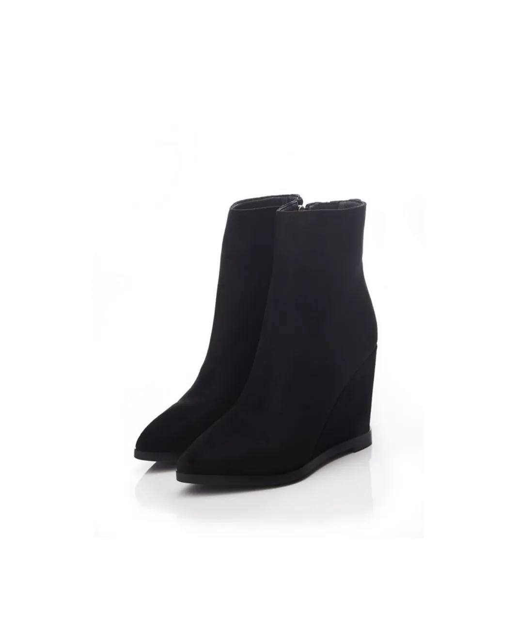 Moda in Pelle Womens 'Nammie' Black Alcantara Boots Faux Leather