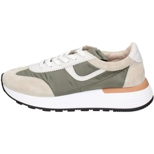 Moma  BC798 3AS414-CRN2  women's Trainers in Green