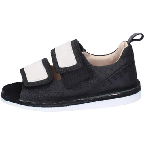 Moma  BH313  women's Sandals in Black