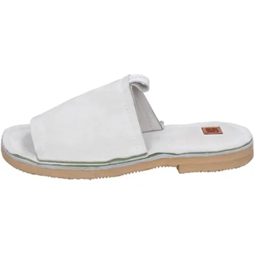 Moma  BK121  women's Sandals in White
