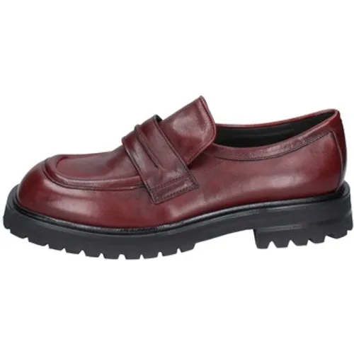 Moma  EY589 63301E  men's Loafers / Casual Shoes in Bordeaux