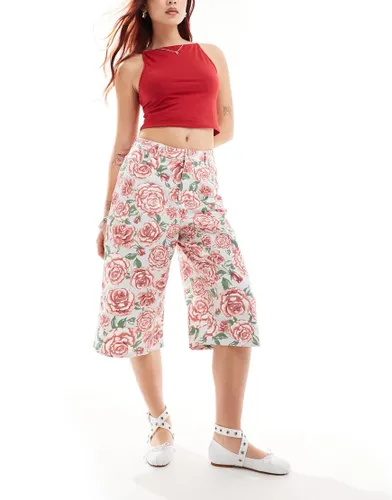 Monki longline culottes shorts in rose print-Multi