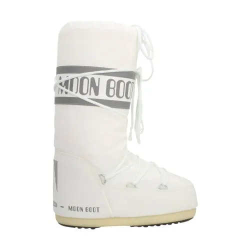 Moon Boot , Fashionista Boots ,White female, Sizes: