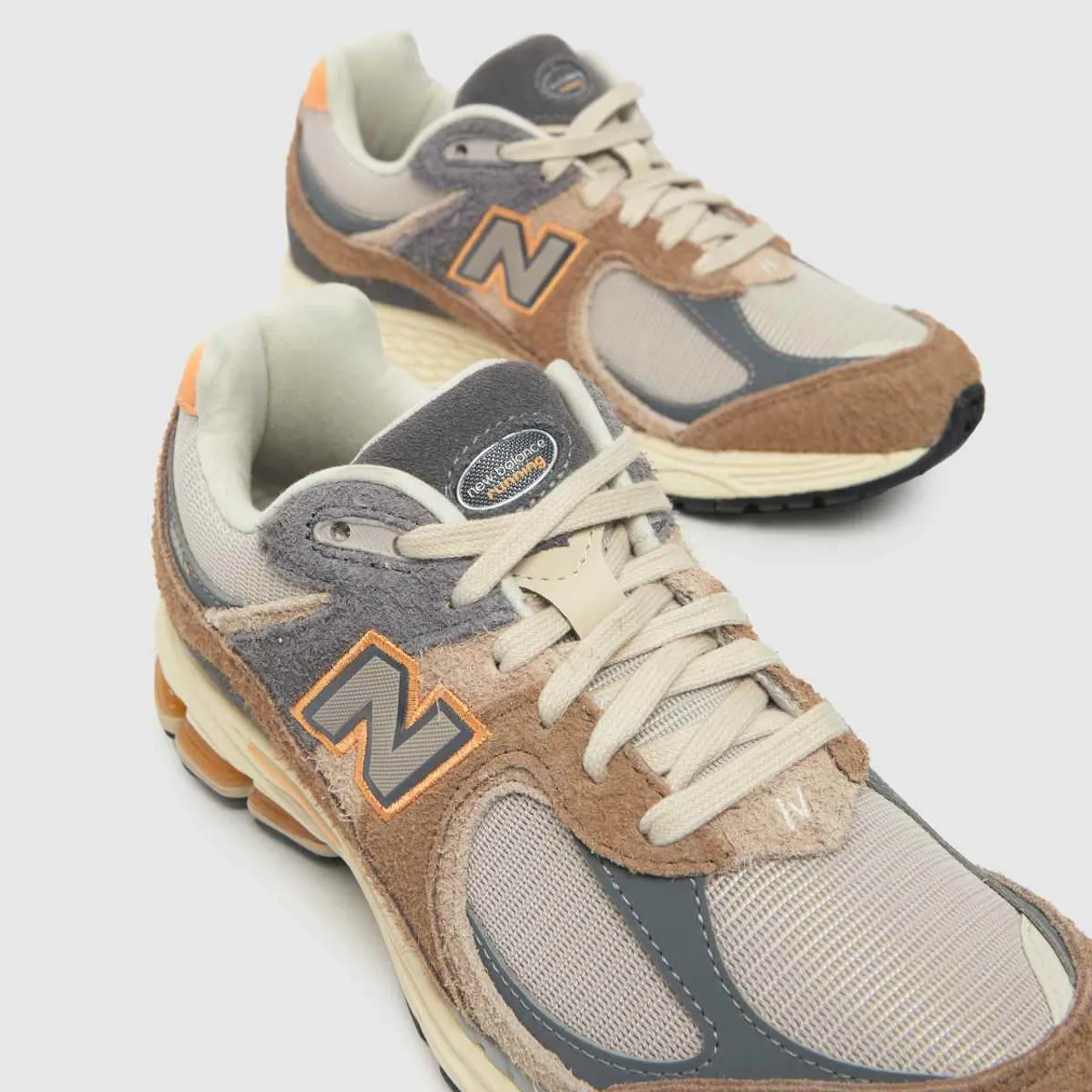 New Balance 2002r Trainers In Brown