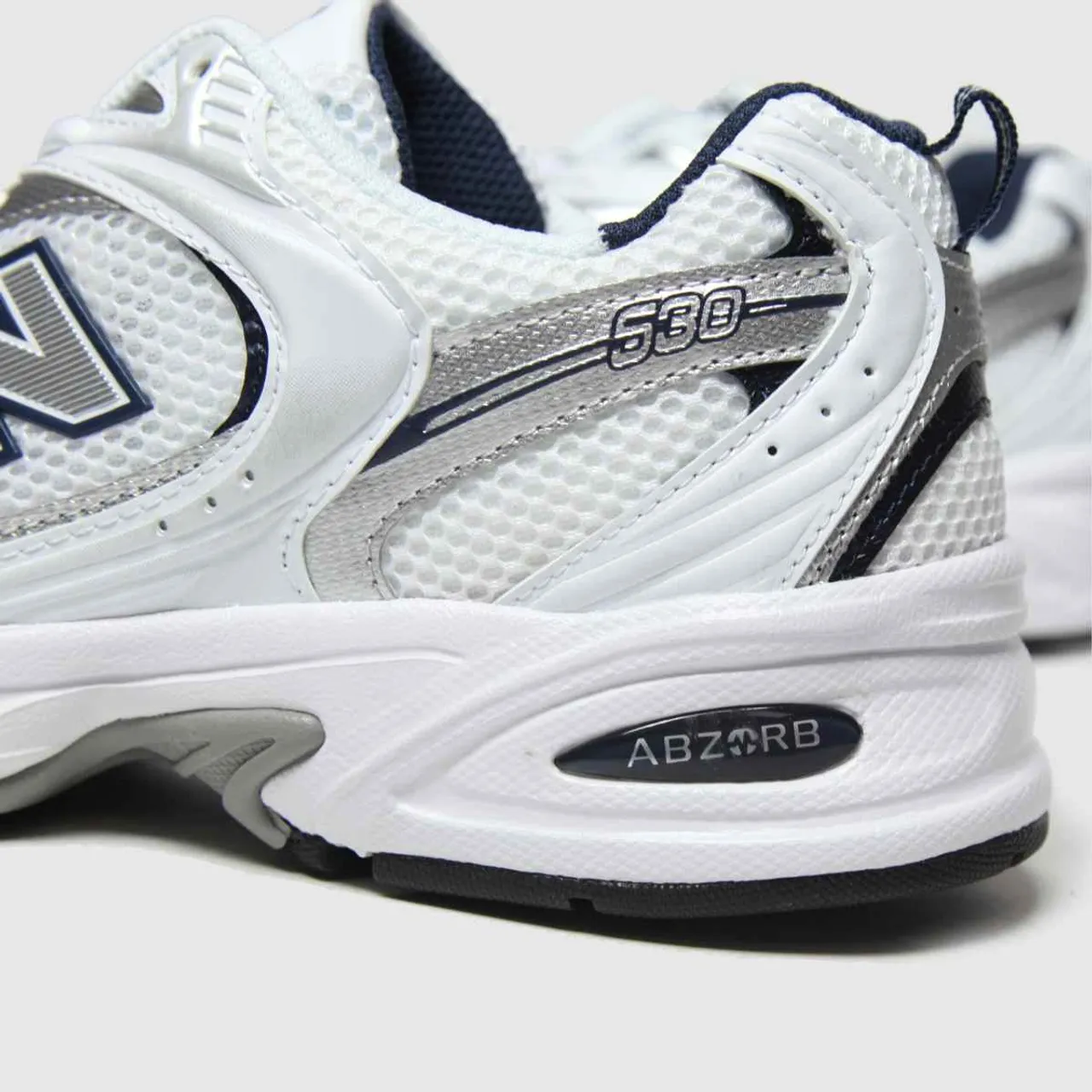 New Balance 530 Trainers In White & Silver