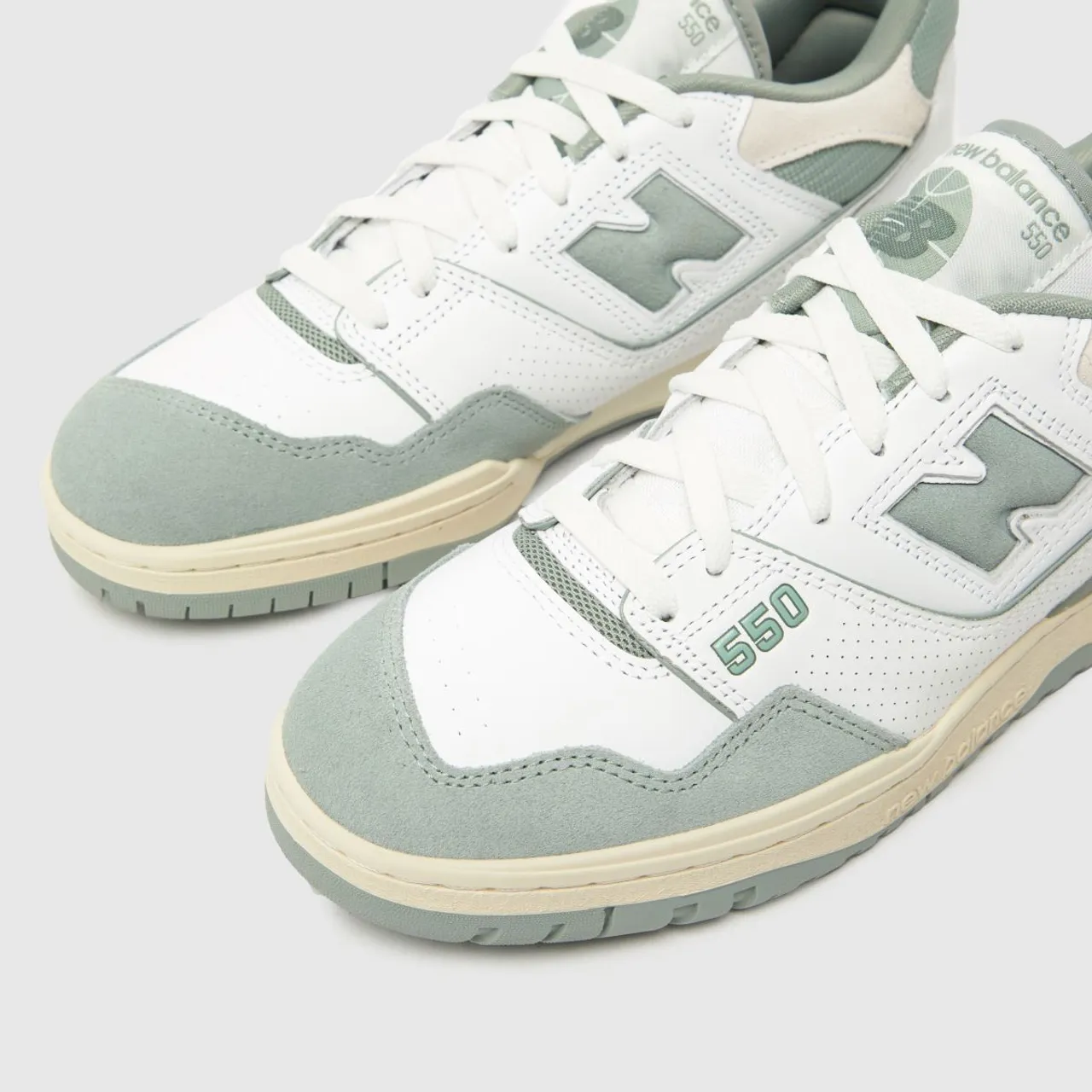 New Balance 550 Trainers In White & Green
