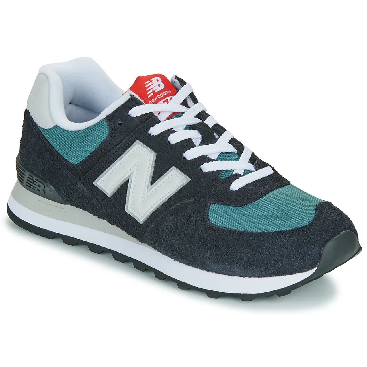 New Balance  574  men's Shoes (Trainers) in Black