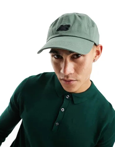 New Balance cap with embroidered logo in olive-Green
