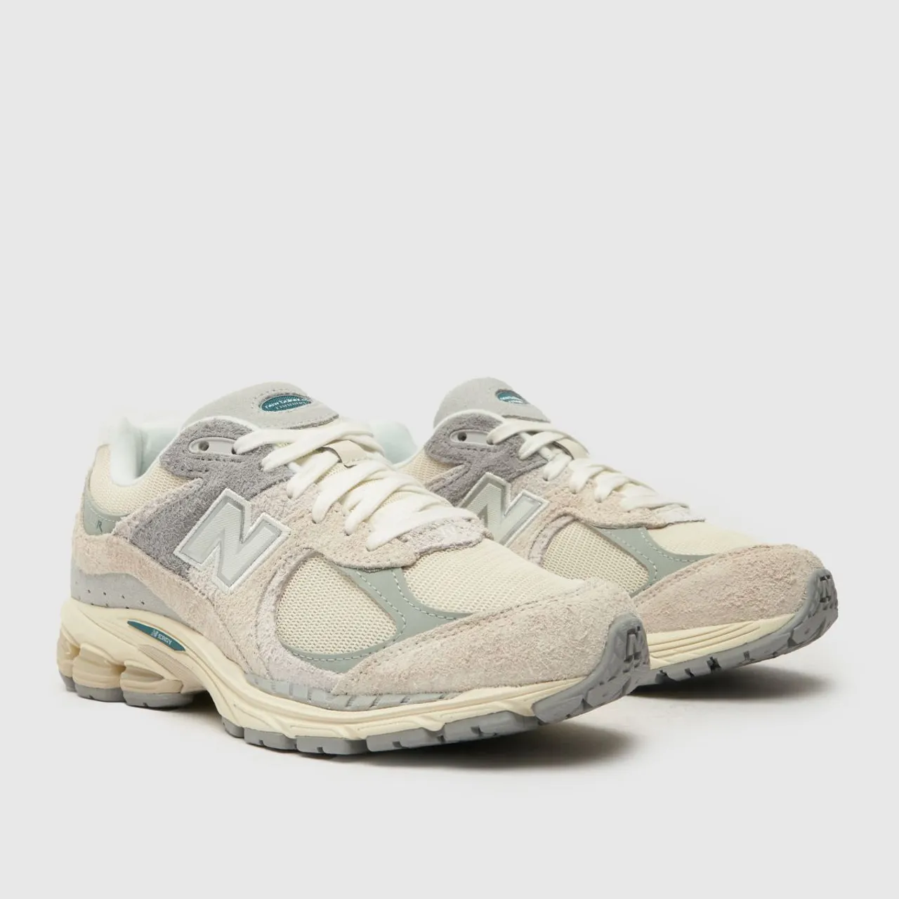 New Balance Women's Off-White 2002R Trainers