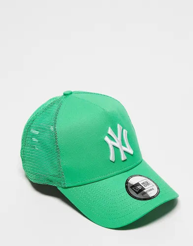 New Era New York Yankees mesh back trucker in green