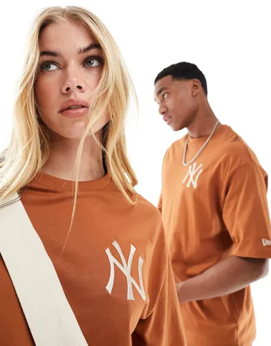 New Era unisex NY logo t-shirt in rust-Orange