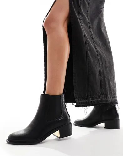 New Look heeled chelsea boot in black