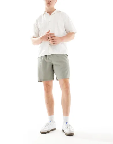 New Look linen blend pull on shorts in khaki-Green