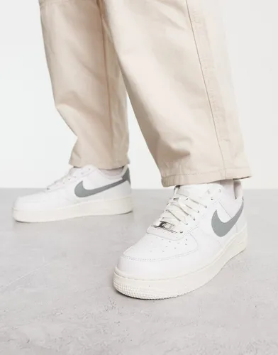 Nike Air Force 1 '07 NN trainers in white and pale grey