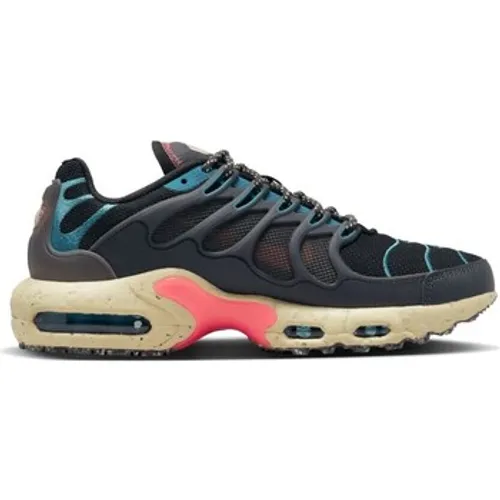 Nike  Air Max Terrascape Plus  men's Mid Boots in Black