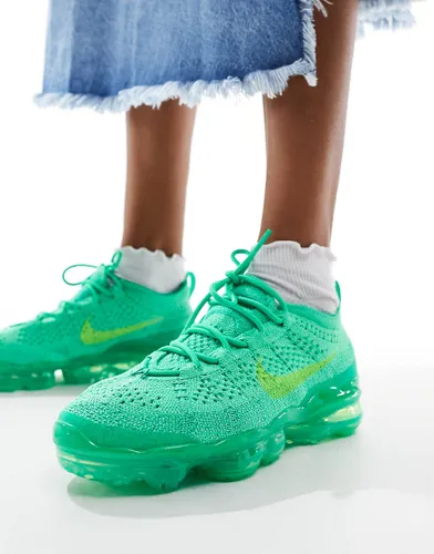 Nike Air Vapormax 2023 trainers in electric green