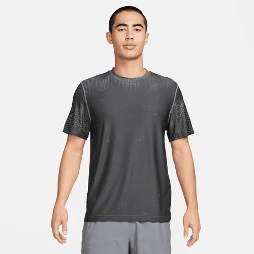 Nike APS Men's Dri-FIT ADV Short-Sleeve Versatile Top - Grey - Polyester