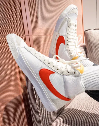 Nike Blazer mid '77 pro club trainers in white and red