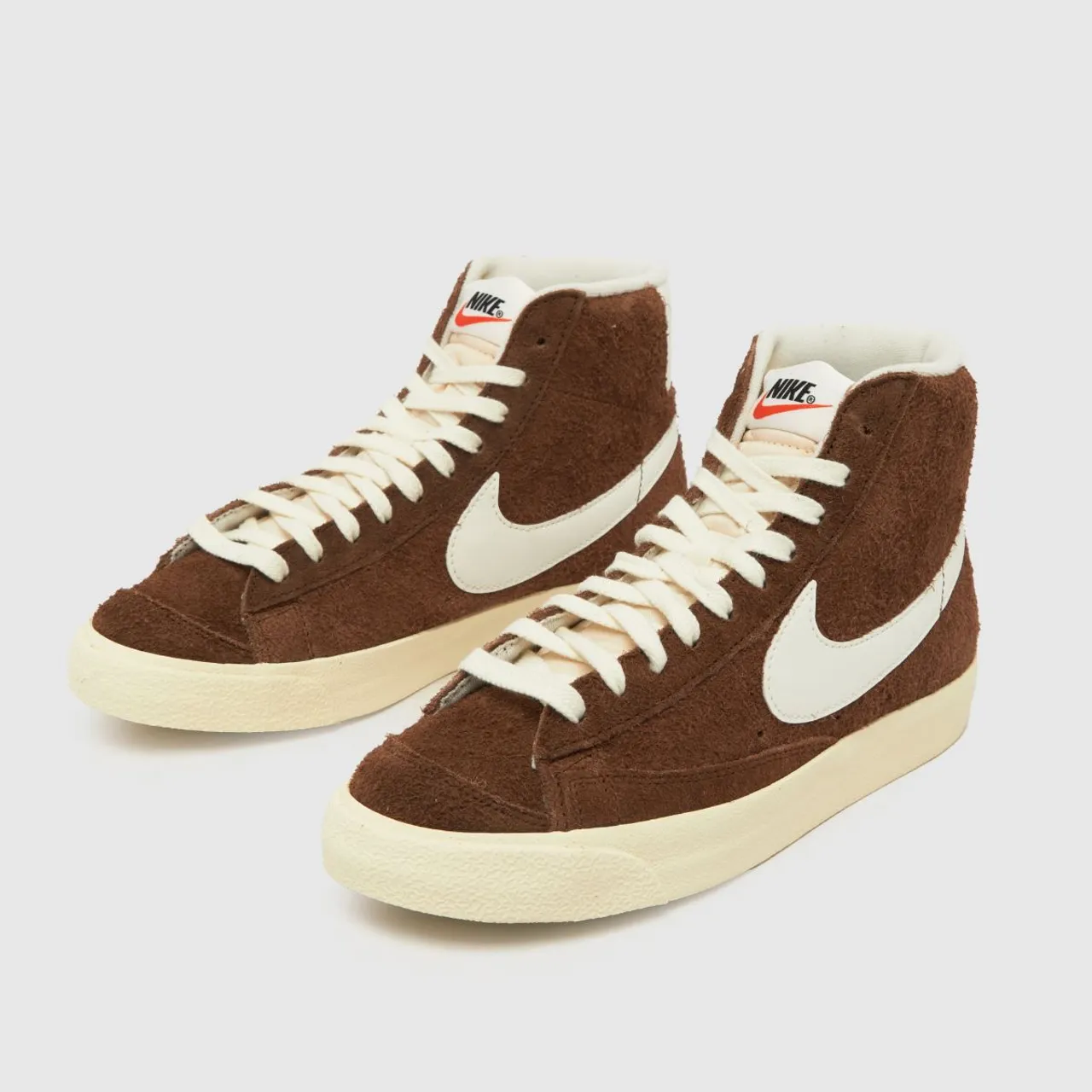 Nike Blazer Mid 77 Trainers In Brown