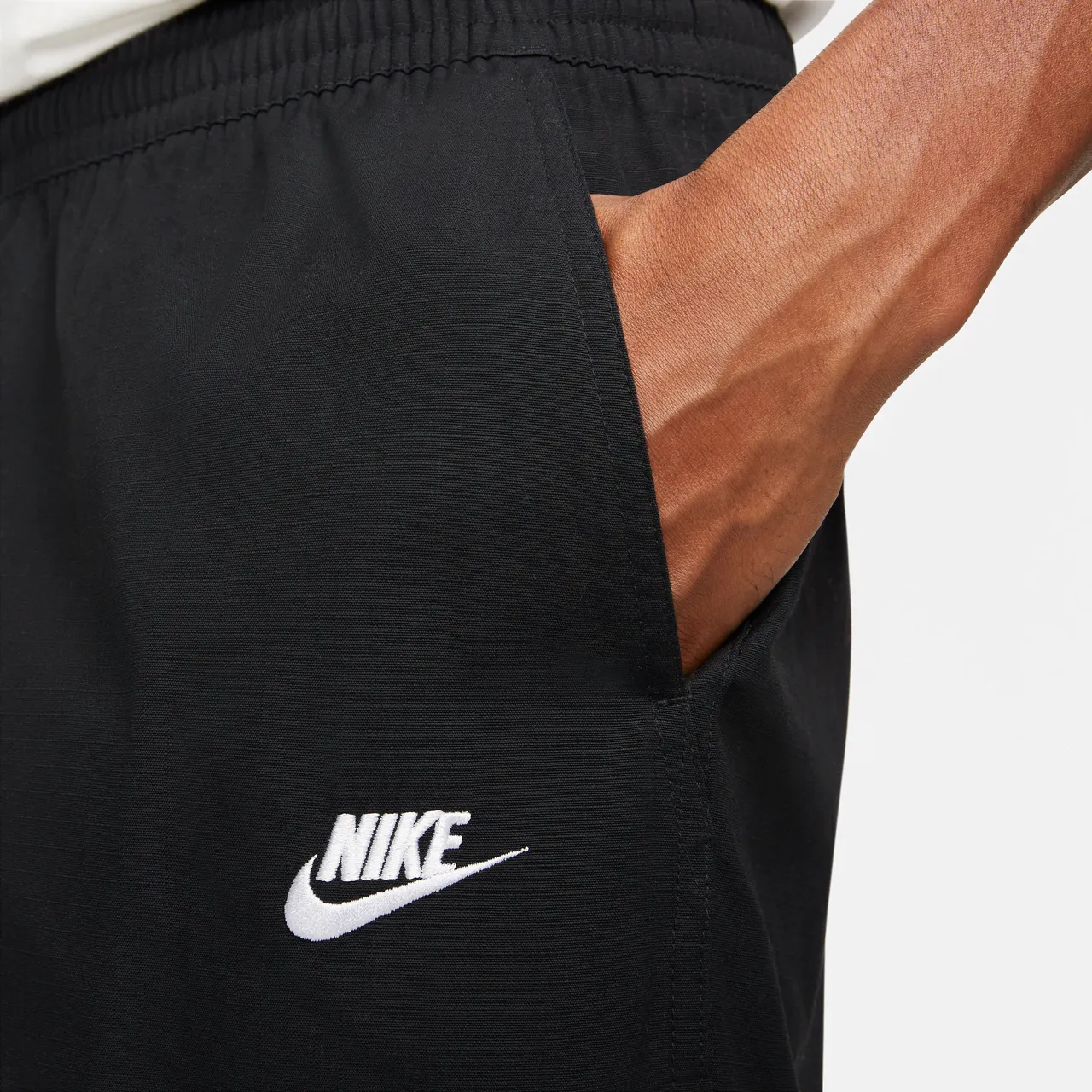 Nike Club Men's Woven Cargo Trousers - Black - Cotton