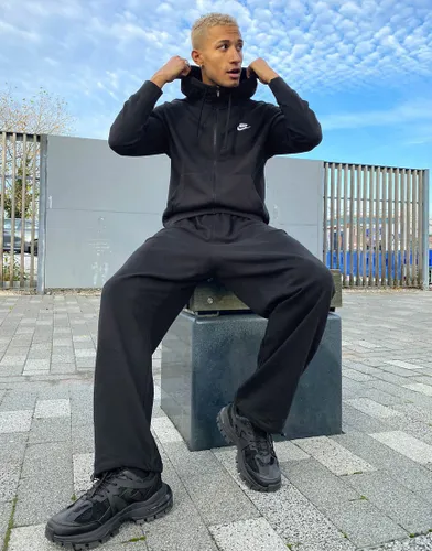 Nike club zip through hoodie in black