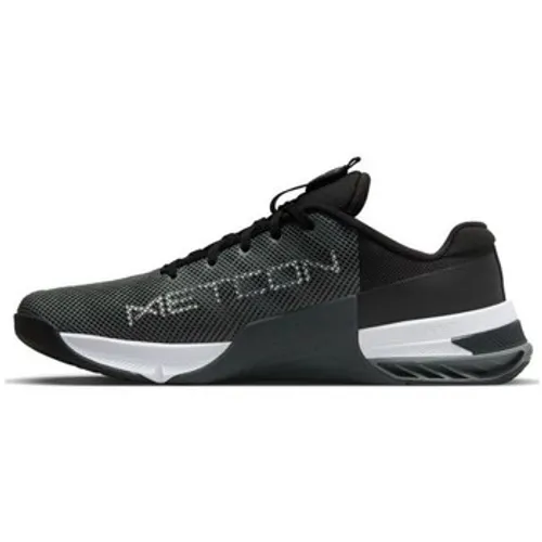 Nike  Metcon 8  men's Shoes (Trainers) in Black