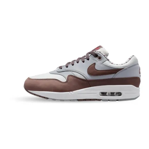 Nike , Modern Air Max Sneakers ,Brown male, Sizes: