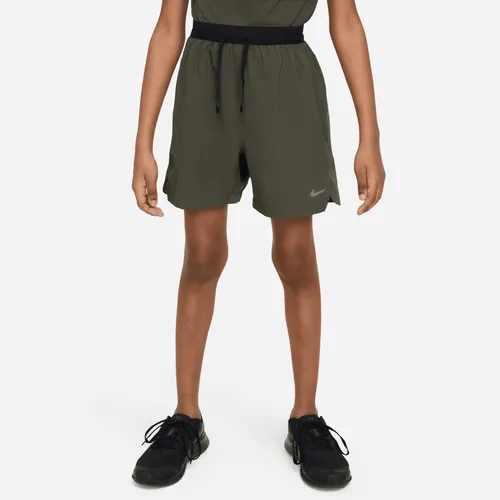 Nike Multi Tech EasyOn Older Kids' (Boys') Dri-FIT Training Shorts - Green - Polyester