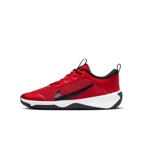 Nike Omni Multi-Court Older Kids' Indoor Court Shoes - Red